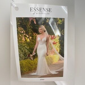 Never altered/worn Essense of Australia wedding dress size US 12 ivory/white